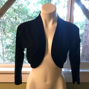 Cable and Gauge black shrug